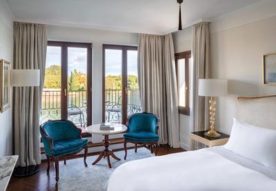 Premium Lagoon View Room With Balcony