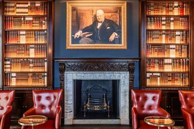 Churchill Bar