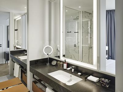 2 Twin Beds View Room