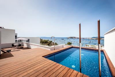 Duplex Suite With Pool