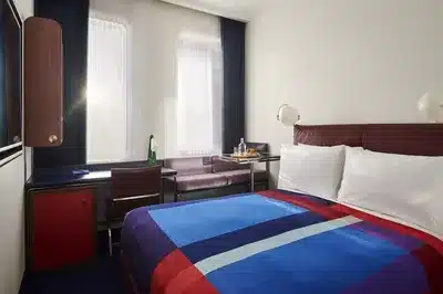 Standard Queen Room