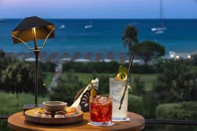 Lobby & Terrace Bar