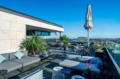 M'Uniqo Rooftop Bar