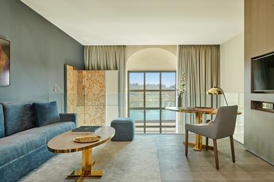 1 King Junior Suite River View