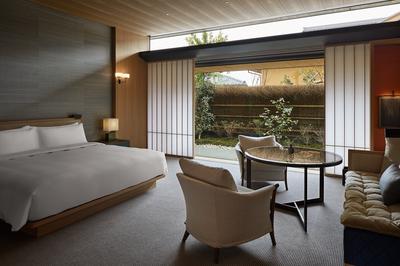 1 King Bed Deluxe