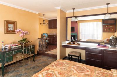 Demi Suite