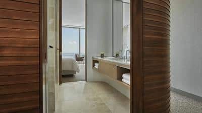 Grand Cityscape Room