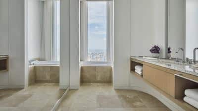 Premier Landmark Suite