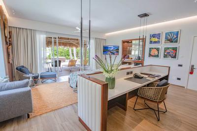 Jacuzzi Beach Villas