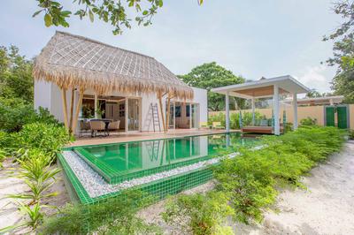 Superior Beach Villas with Pool