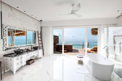 Jacuzzi Water Villas