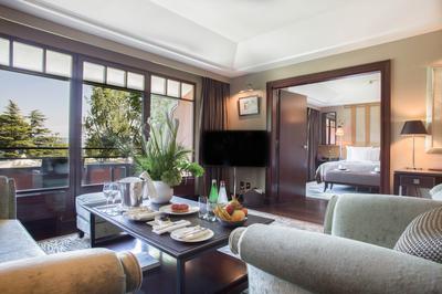 Lake Suite
