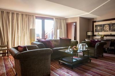 Deluxe Papyrus Suite