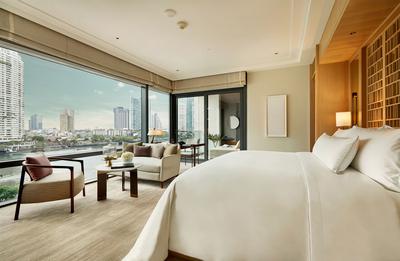 Riverfront Premier King