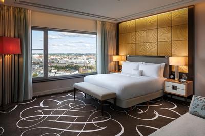 King Grand Tower Suite
