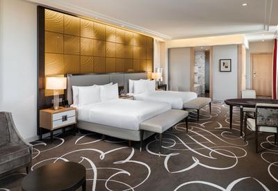 King Junior Suite with View