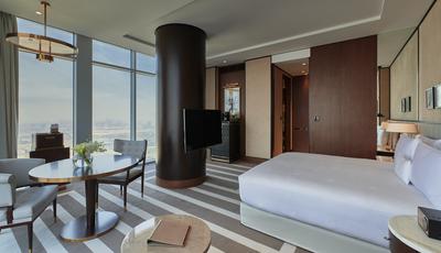 King Corner Room With Skyline View