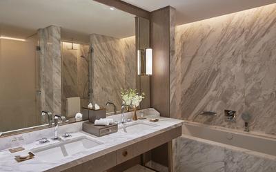 King Grand Deluxe Room