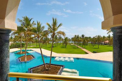Deluxe Pool View Room