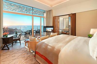 Deluxe Beach View Room
