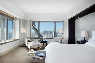 Club Executive Suite