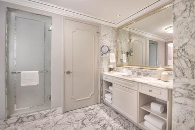 Deluxe Partial Bay Room