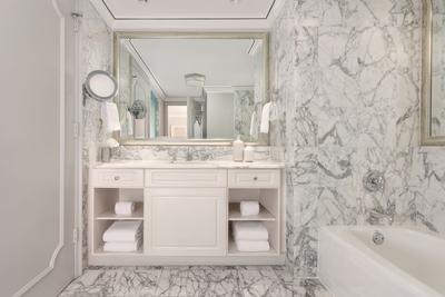 Deluxe Partial Bay Room
