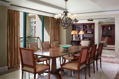 Ritz-Carlton Suite