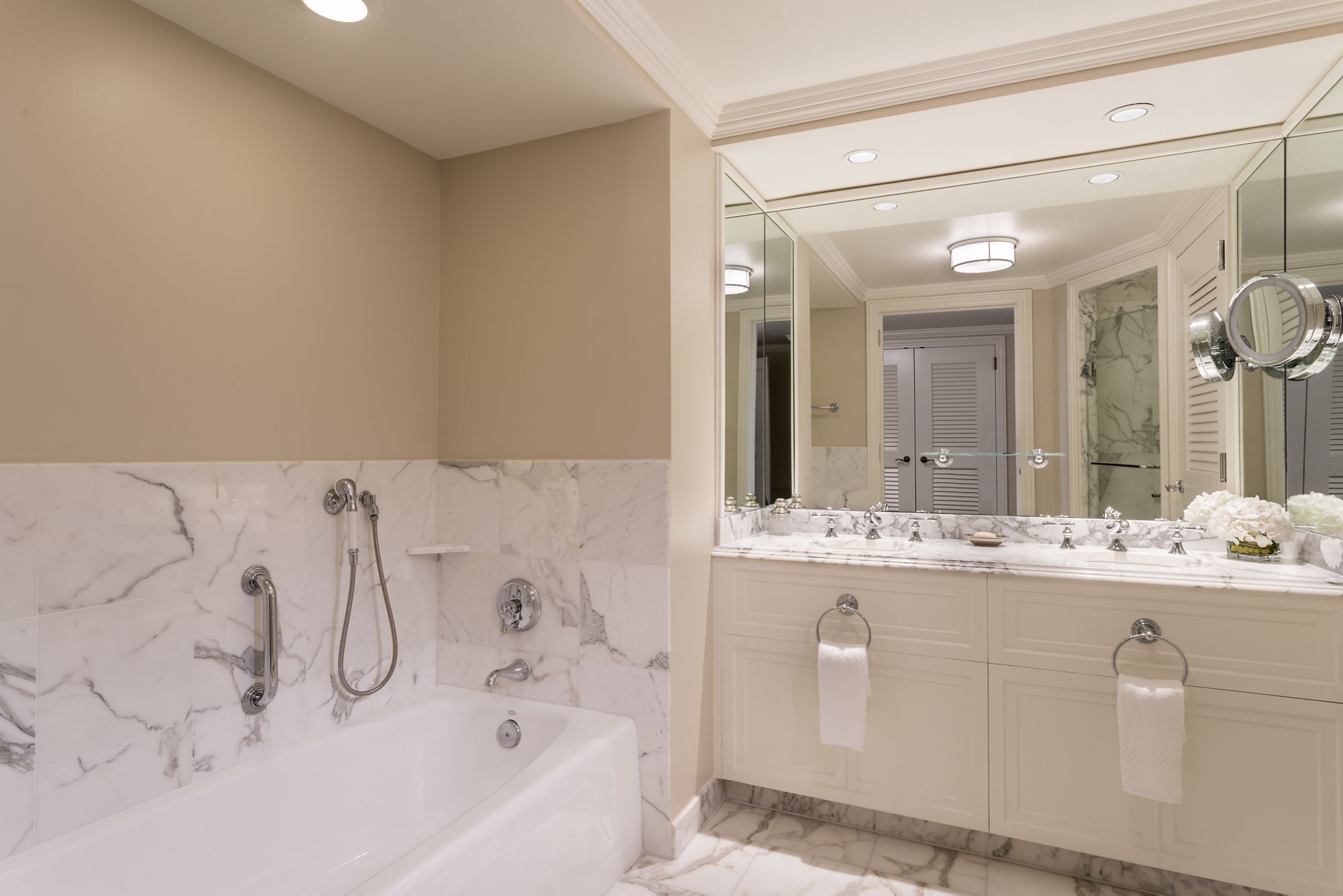 The Ritz-Carlton Naples, Tiburon image