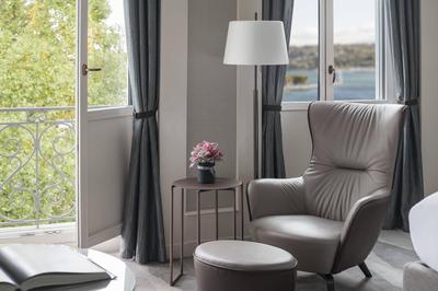 Deluxe Lake-View Room