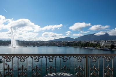 Premium Lake Front Room