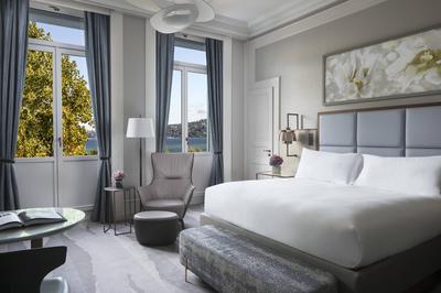 Deluxe Lake-View Room