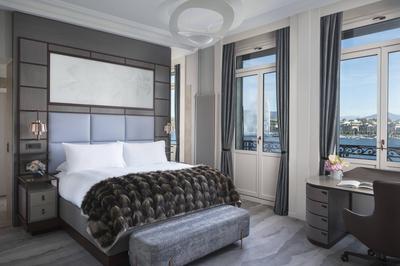 Lake Front Suite