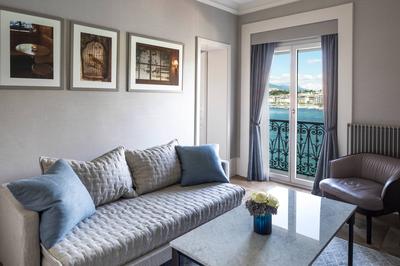 Lake Front Suite