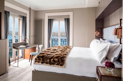 Lake Front Junior Suite