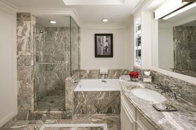 Avenue View Suite