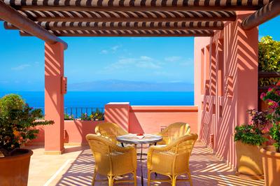 The Ritz-Carlton Suite