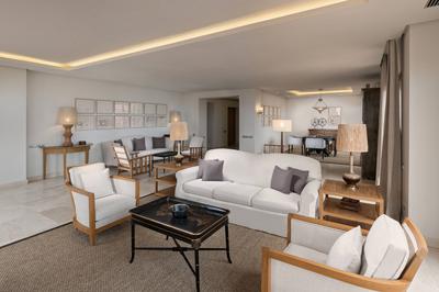 The Ritz-Carlton Suite