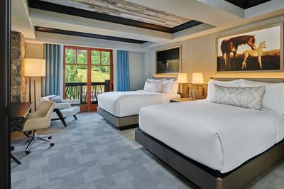 Club Access Double Queen Guest Room