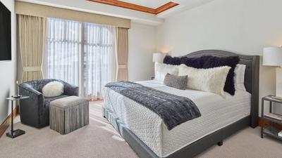 Three Bedroom Penthouse 905