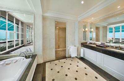 Diplomatic Suite