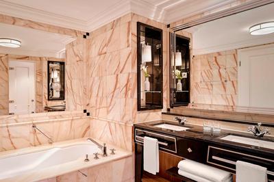 Ritz-Carlton Club Room
