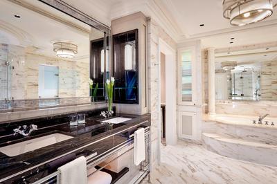Ritz-Carlton Suite