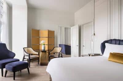 1 Bedroom Larger Suite, 1 King, Ocean View, Corner Room, Balcony