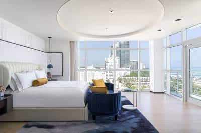 The Ritz-Carlton Suite Club Lounge Access, 1 Bedroom Suite, 1 King, Oceanfront, Top Floor