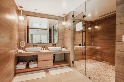 Peregrine Suite Bathroom