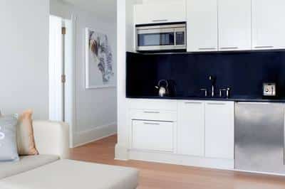Two-Bedroom Ocean Front Residential Suite - Kitche