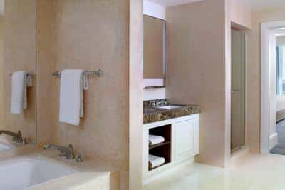 Two-Bedroom Ocean Front Residential Suite - Bathro