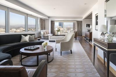 The Ritz-Carlton Suite