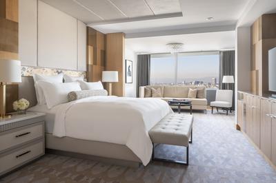 The Ritz-Carlton Suite